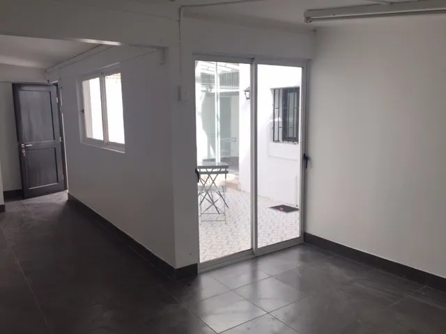 D_NQ_NP_2X_686932-MLC89877041729_082025-F-clasica-casa-oficina-en-venta-valenzuela-castillo